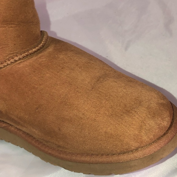 UGG Tan Suede Women’s Booties Size 6 - Picture 10 of 11